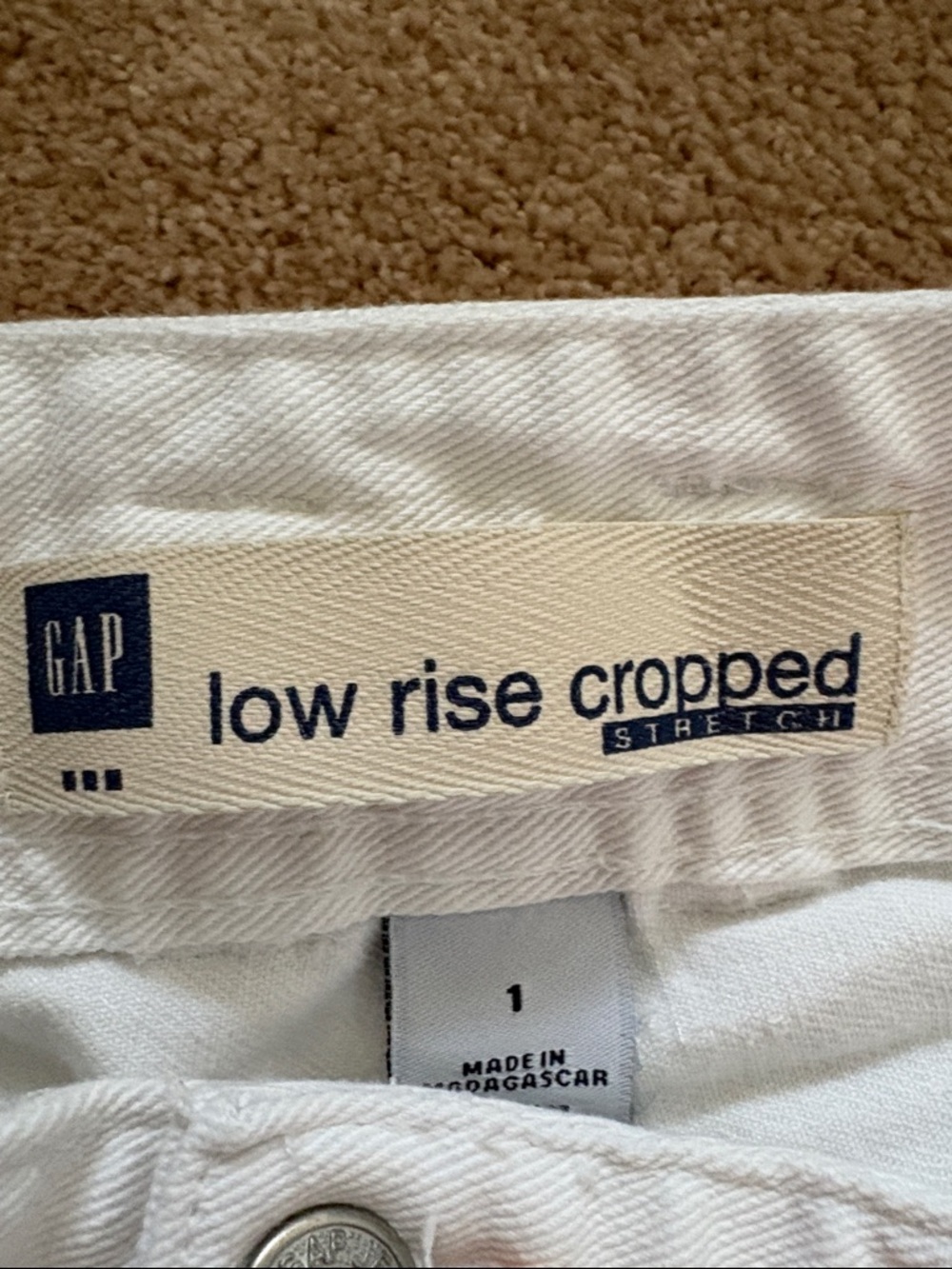 GAP White Low-Rise Cropped Jeans for Kids - Picture 2 of 7